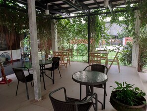 Área de estar no saguão