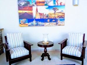 Lobby sitting area - Sea View Backpackers - Hostel (Swakopmund)