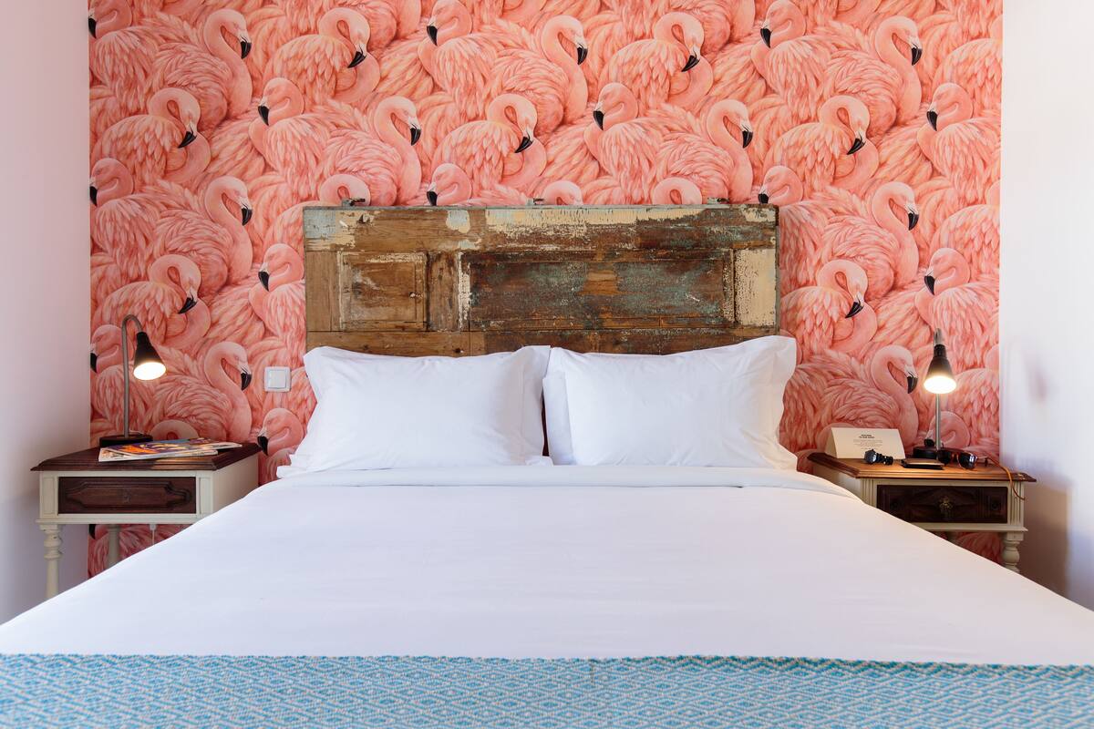 Double Room | In-room safe, desk, rollaway beds (surcharge), WiFi (free)