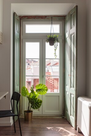 ห้องเบสิกดับเบิล (Small) | ตู้นิรภัยในห้องพัก, ห้องพักตกแต่งอย่างมีเอกลักษณ์, ตกแต่งพิเศษโดยเฉพาะ