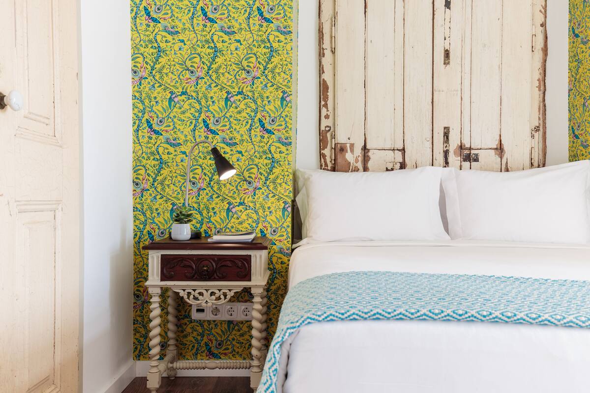 In-room safe, desk, rollaway beds (surcharge), WiFi (free)