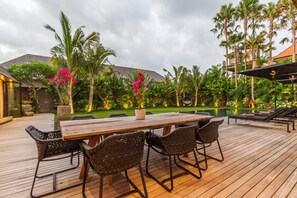 Terrace/patio - Villa Taijasa - Luxury 5BR Villa with 20m Pool (Kerobokan)