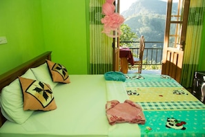 Desk, free WiFi, bed sheets