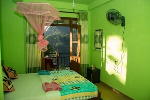 Habitació estàndard | Escriptori, wifi gratuïta i roba de llit 