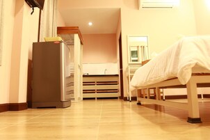 Minibar, sistema de insonorización y camas plegables/adicionales 