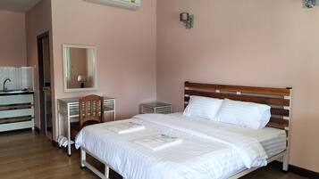 Standard Double Room | Minibar, soundproofing, rollaway beds, free WiFi