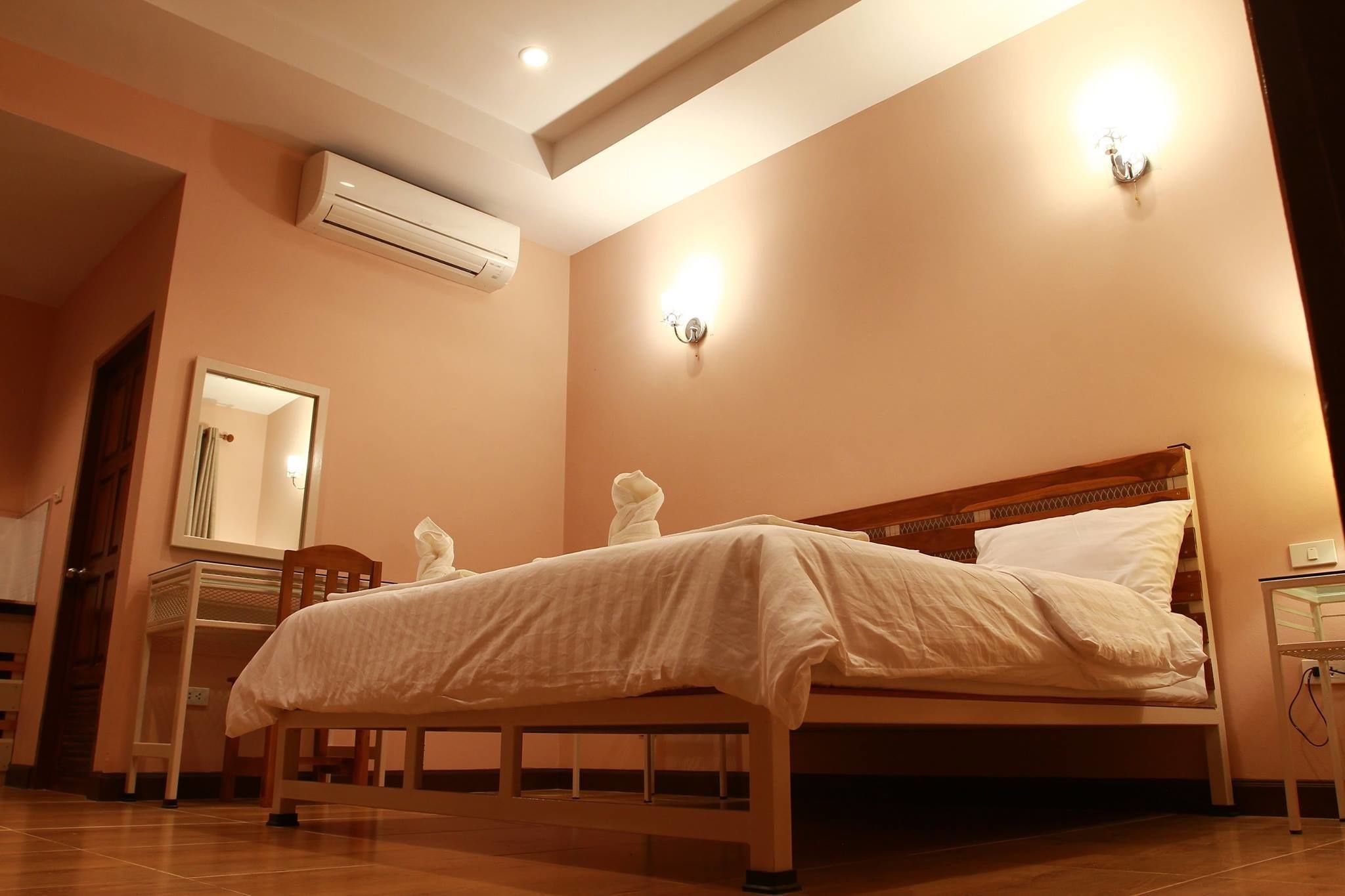 Standard Double Room | Minibar, soundproofing, rollaway beds, free WiFi