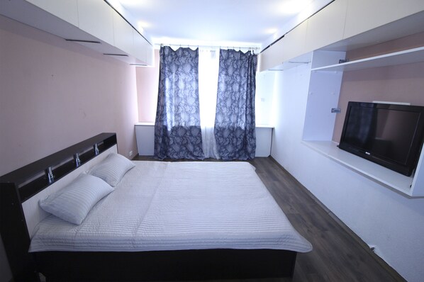 2 bedrooms, iron/ironing board, free WiFi