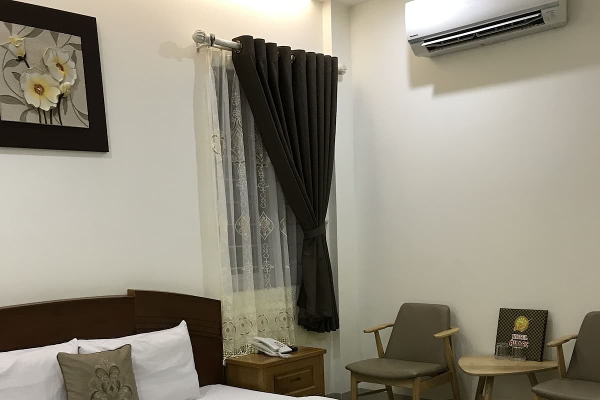 Basic Double Room, 1 Queen Bed