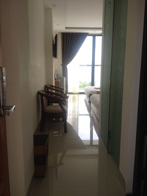 Deluxe Double or Twin Room, 1 Bedroom, Non Smoking, Refrigerator (1) | Minibar, in-room safe, soundproofing, iron/ironing board - Au Lac Hotel (Quy Nhon)