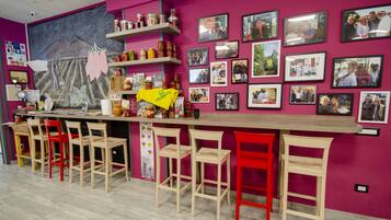 Snack bar