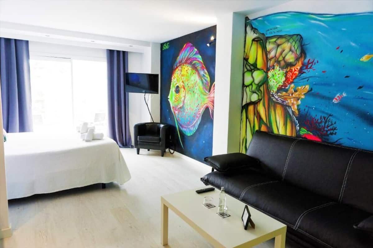 minibar, in-room safe, desk, blackout curtains