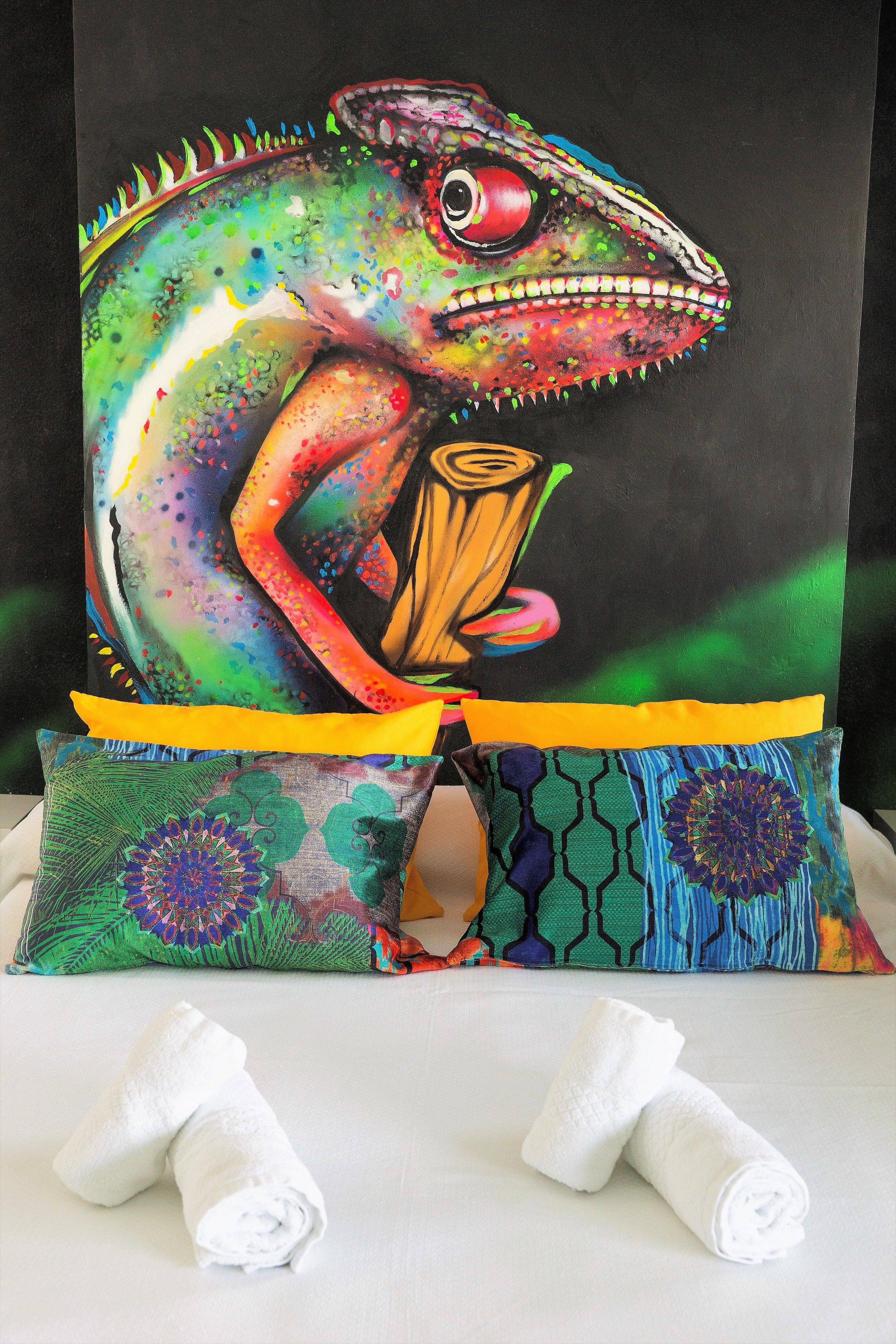 standard suite | minibar, in-room safe, desk, blackout curtains