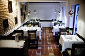 Dining - Heranya Yala (Lalitpur)