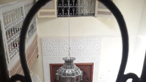 تفاصيل الفندق من الداخل