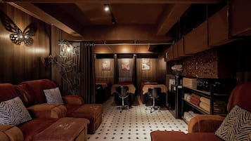 Hot stone massages, Thai massages