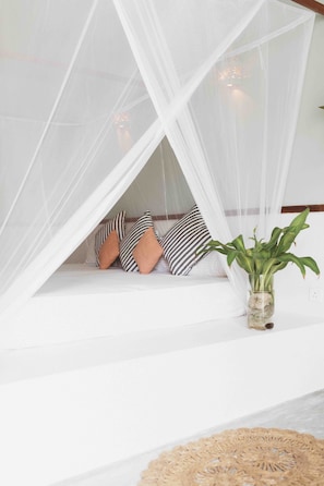 Quarto triplo luxo | Frigobar, cofres nos quartos, escrivaninha