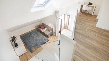 In-room safe, blackout curtains, free WiFi, bed sheets