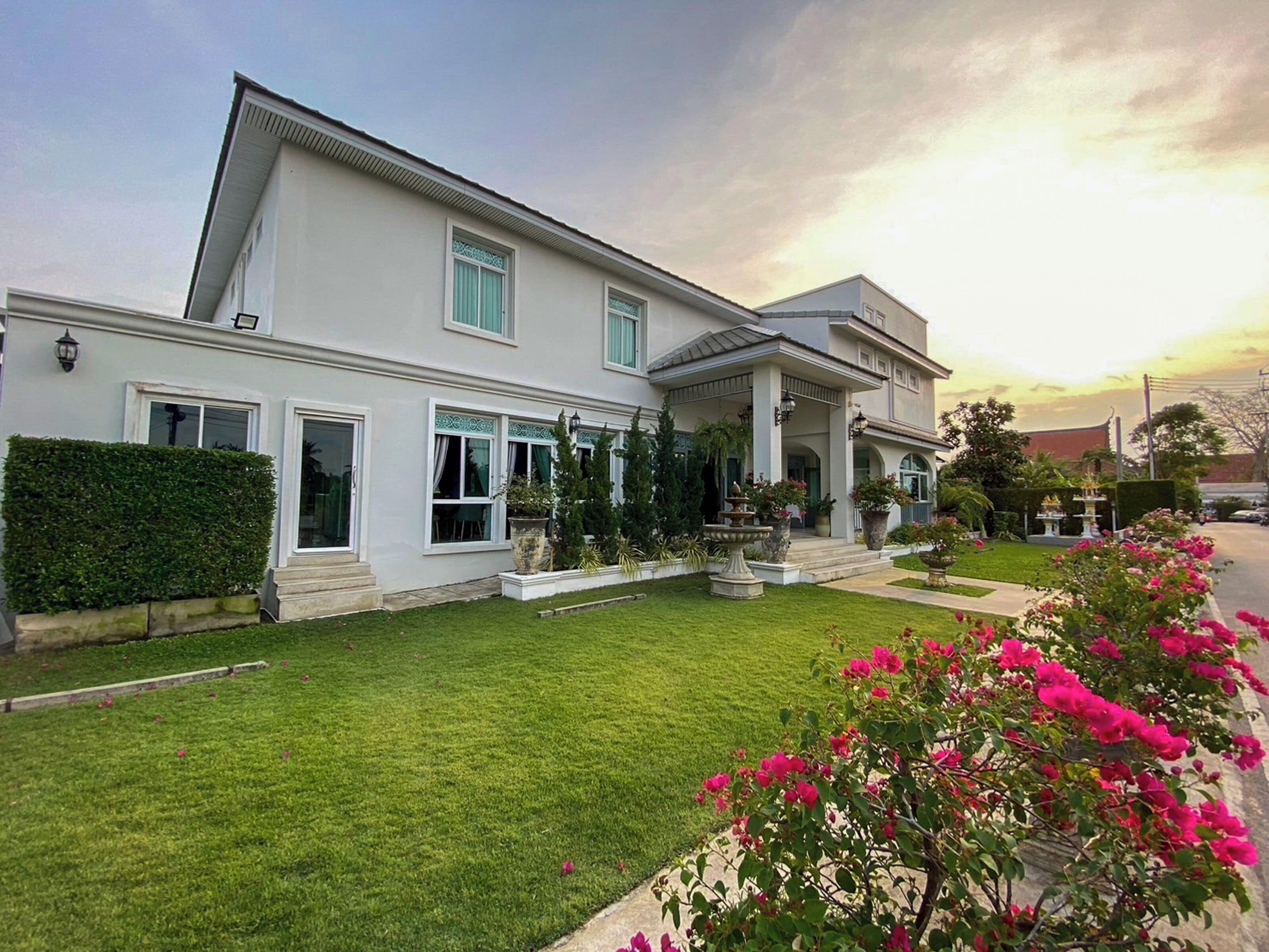 Fachada de la propiedad