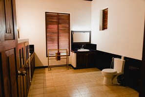 Private Villa | Bathroom - Coconut Treehouse (Unawatuna)