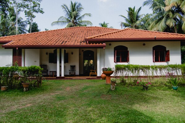 Exterior - Coconut Treehouse (Unawatuna)