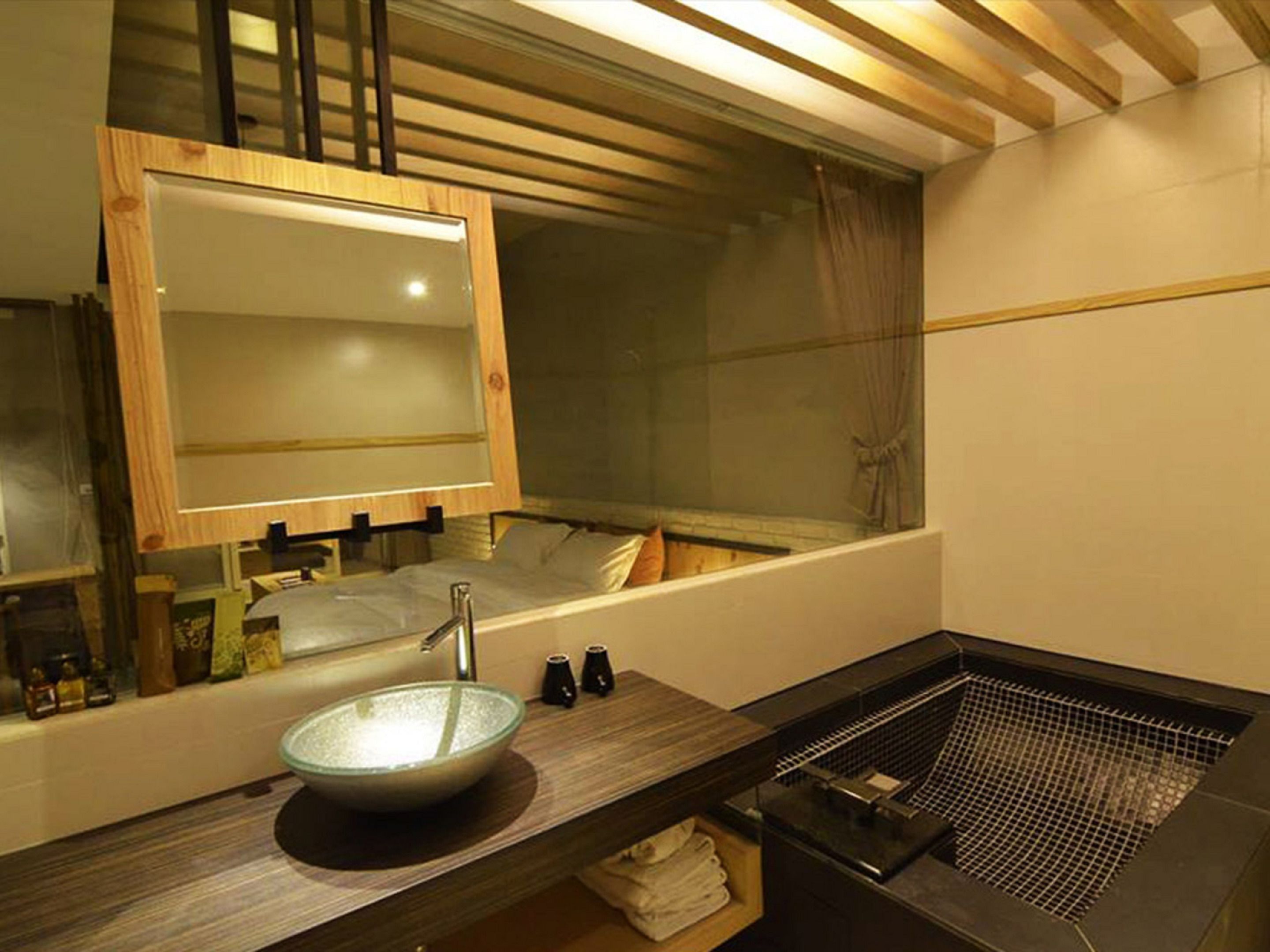 Bathtub besar