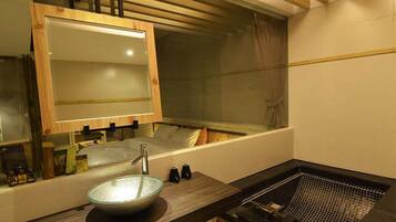 Bathtub besar