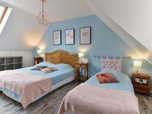 Blackout curtains, free WiFi, bed sheets