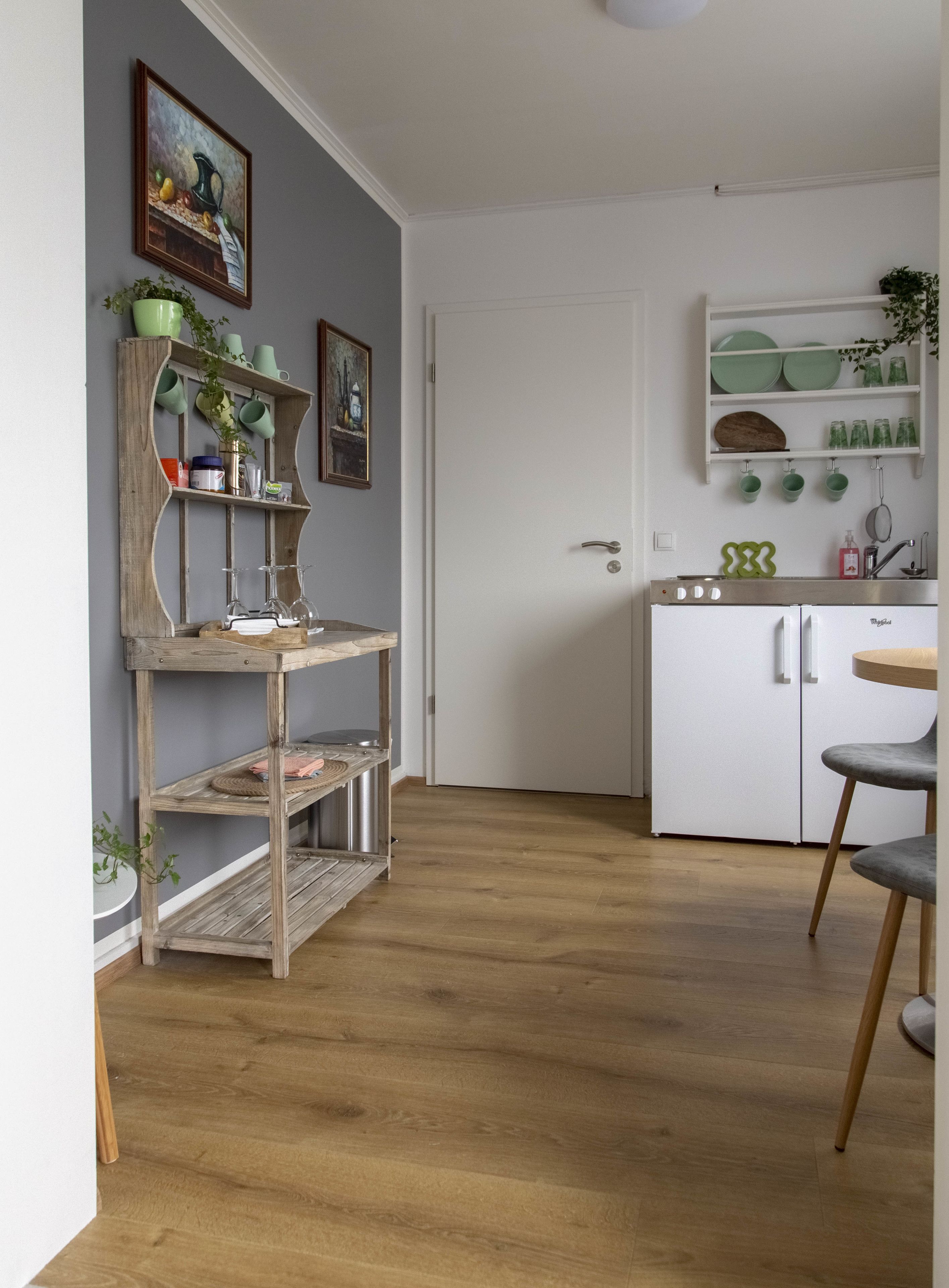 apartment (traustastofa) | private kitchenette | fridge, stovetop, coffee/tea maker, electric kettle
