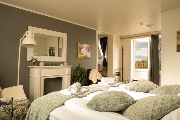 Apartment (Traustastofa) | Interior - Private and peaceful one room apartments (Borgarnes)