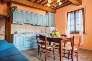 Apartment, 2 Schlafzimmer | Eigene Küche | Großer Kühlschrank, Mikrowelle, Herdplatte, Espressomaschine