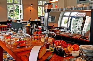 Daily buffet breakfast (EUR 15 per person)