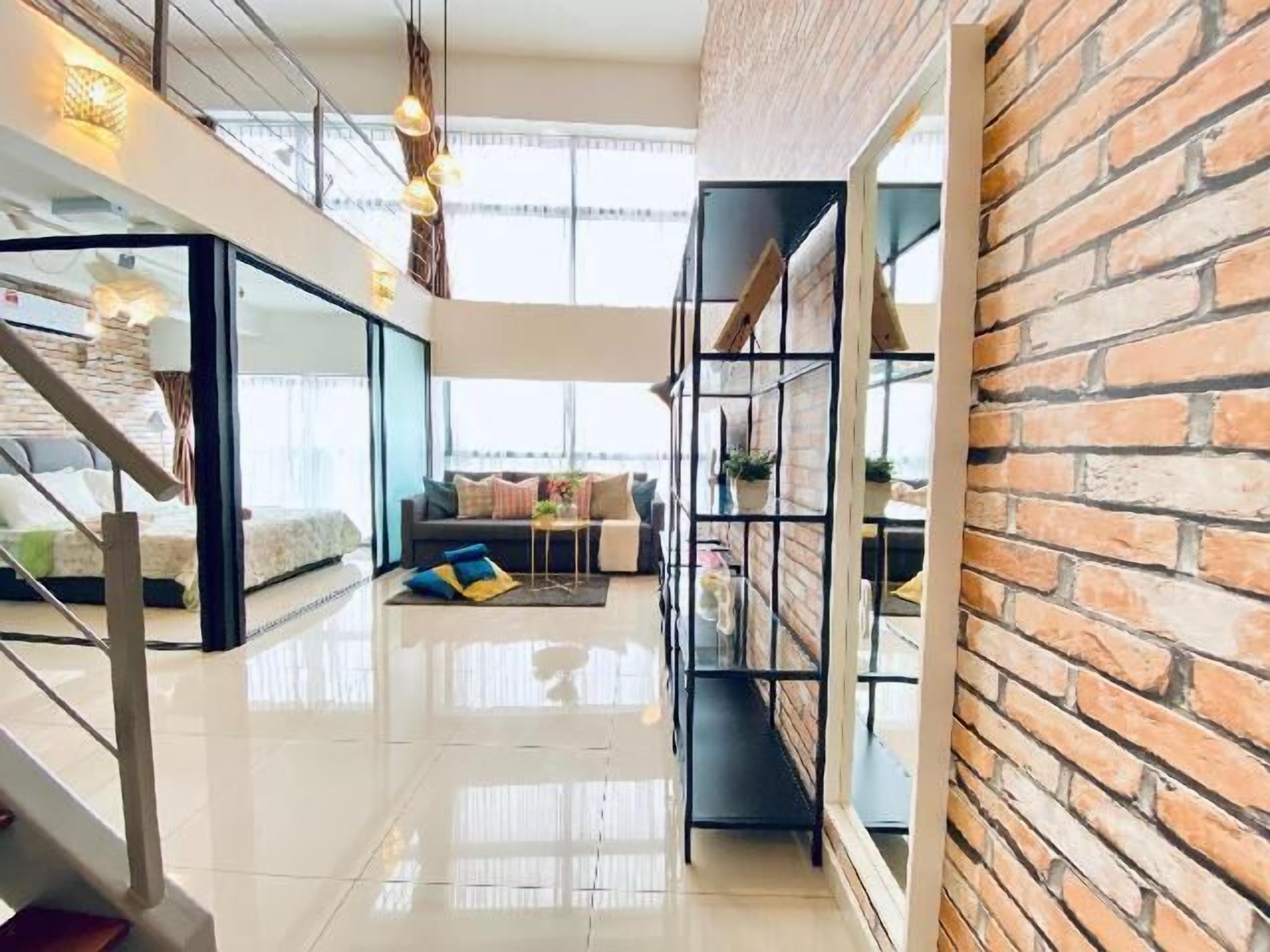 Bàn, phòng cách âm, bàn ủi/dụng cụ ủi quần áo 