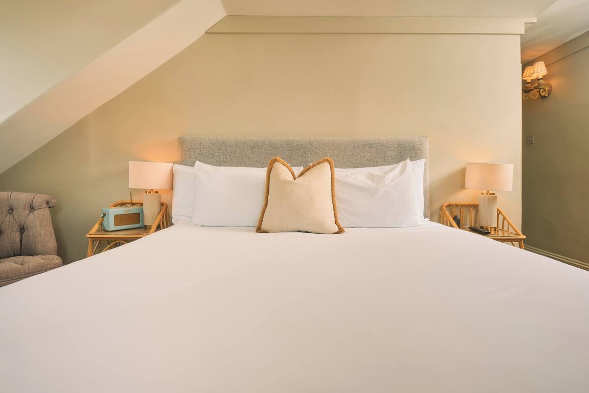 Premium Quadruple Room, 2 Bedrooms, Sea View | Minibar (some free items), WiFi (free), bed sheets