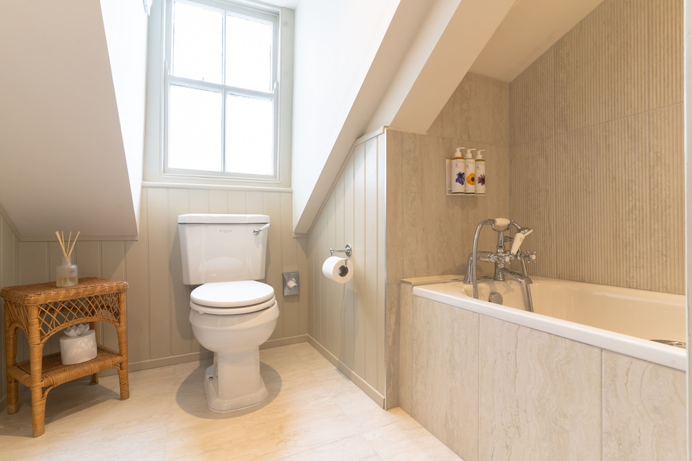 The Godolphin by null