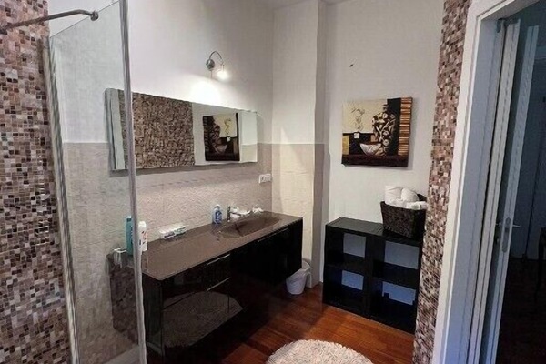 Deluxe Double Room | Bathroom