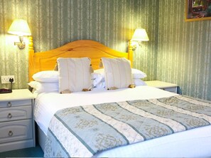 1 bedroom, iron/ironing board, free WiFi, bed sheets - The Well House (Pitlochry)