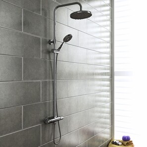 Bathroom shower - Rosebank Accommodation (Johannesburg)