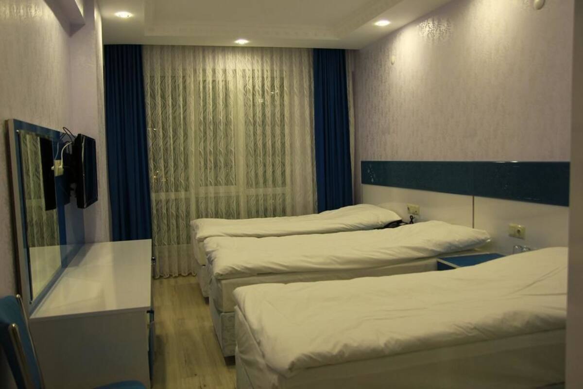 Economy Triple Room