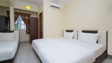 1 bedroom, bed sheets