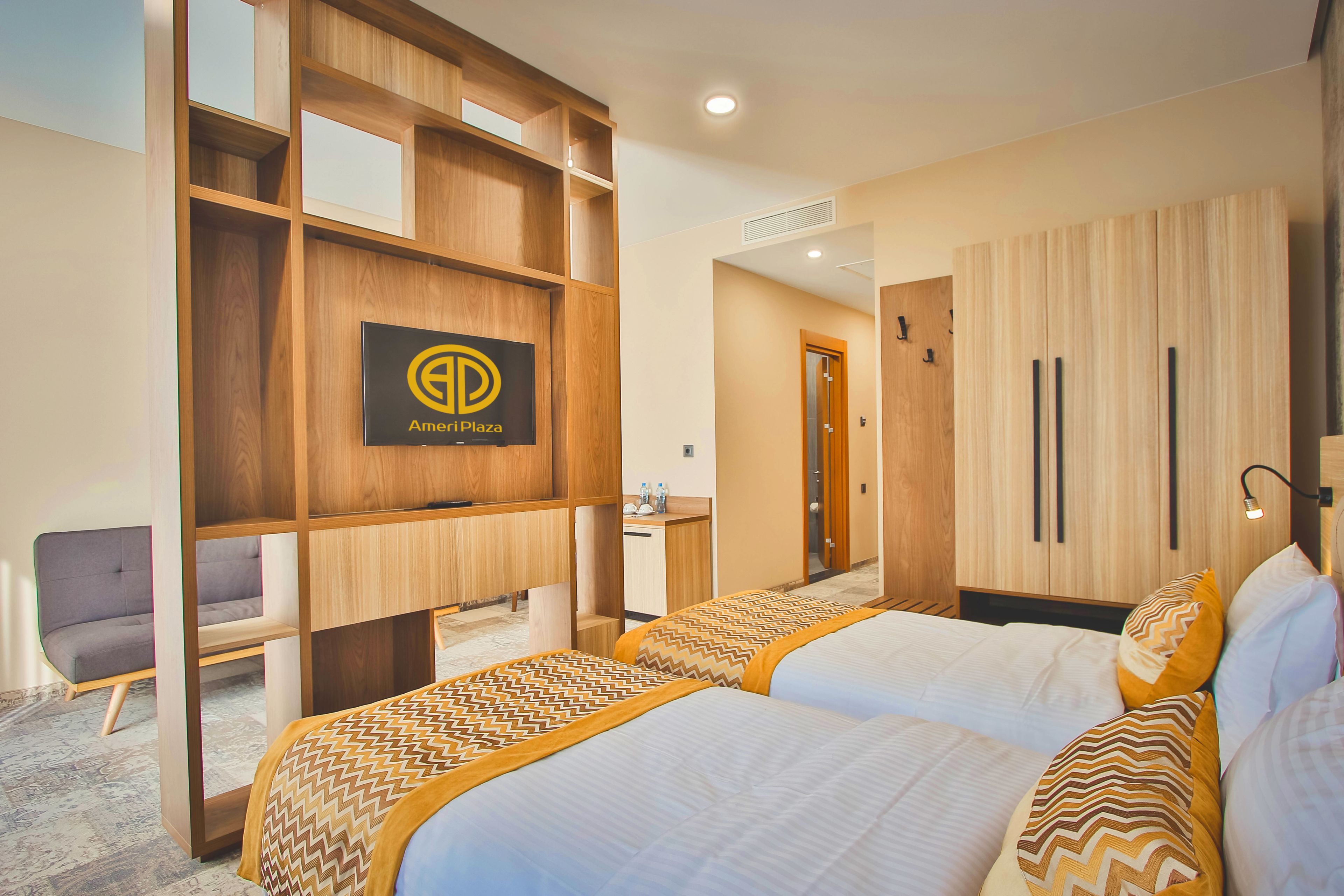deluxe double or twin room, non smoking | premium bedding, pillow-top beds, minibar, in-room safe