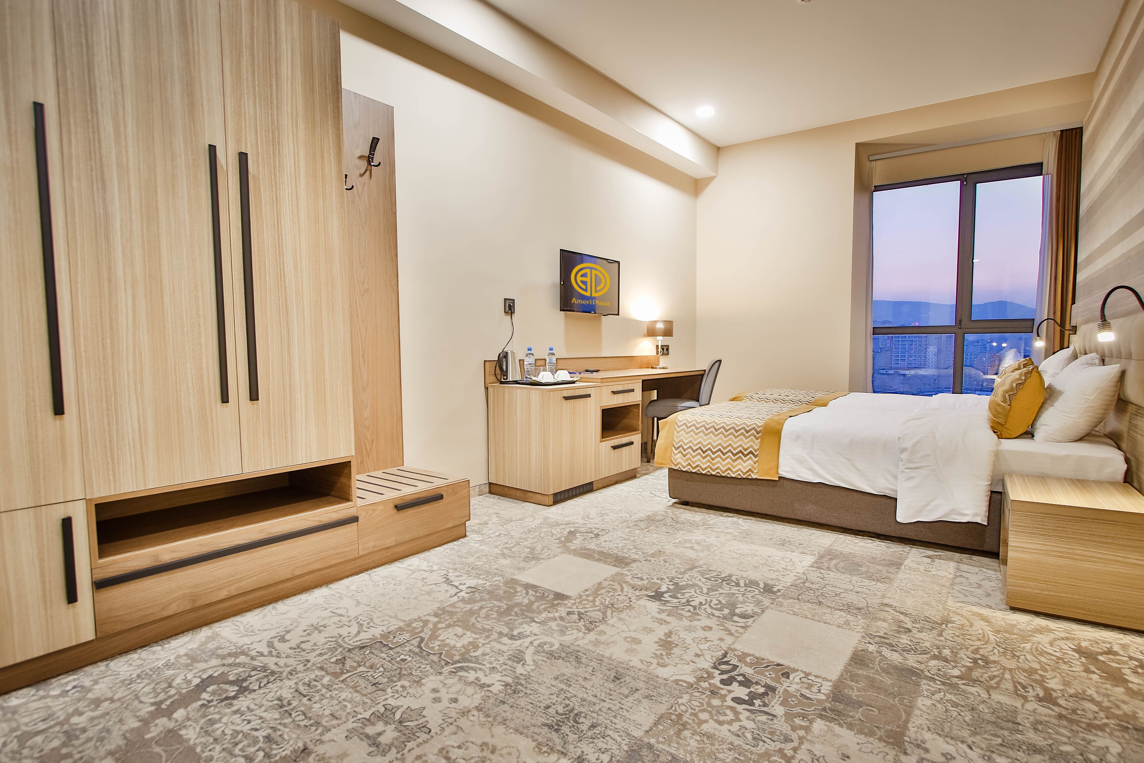 premium bedding, pillow-top beds, minibar, in-room safe