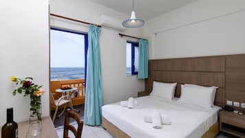 Dobbeltrom | Safe på rommet, skrivebord, strykejern/-brett og wi-fi (inkludert)