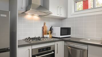 Townhome, 1 Bedroom | Private kitchen