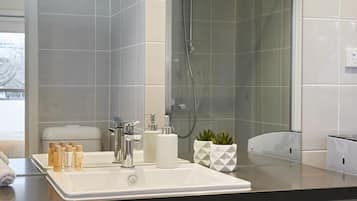 Townhome, 1 Bedroom | Bathroom sink