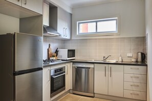 Private kitchen - Bright and Updated 1 Bedroom Apartment (Malvern East)