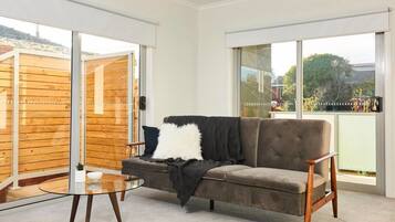 Apartment, 2 Bedrooms | Living area