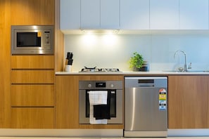 Apartment, 2 Bedrooms | Private kitchen