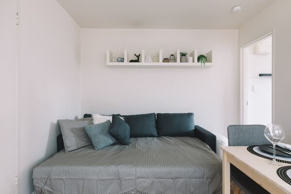 Apartment, 1 Bedroom | Living area