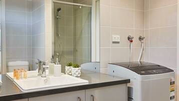 Apartment, 1 Bedroom | Bathroom